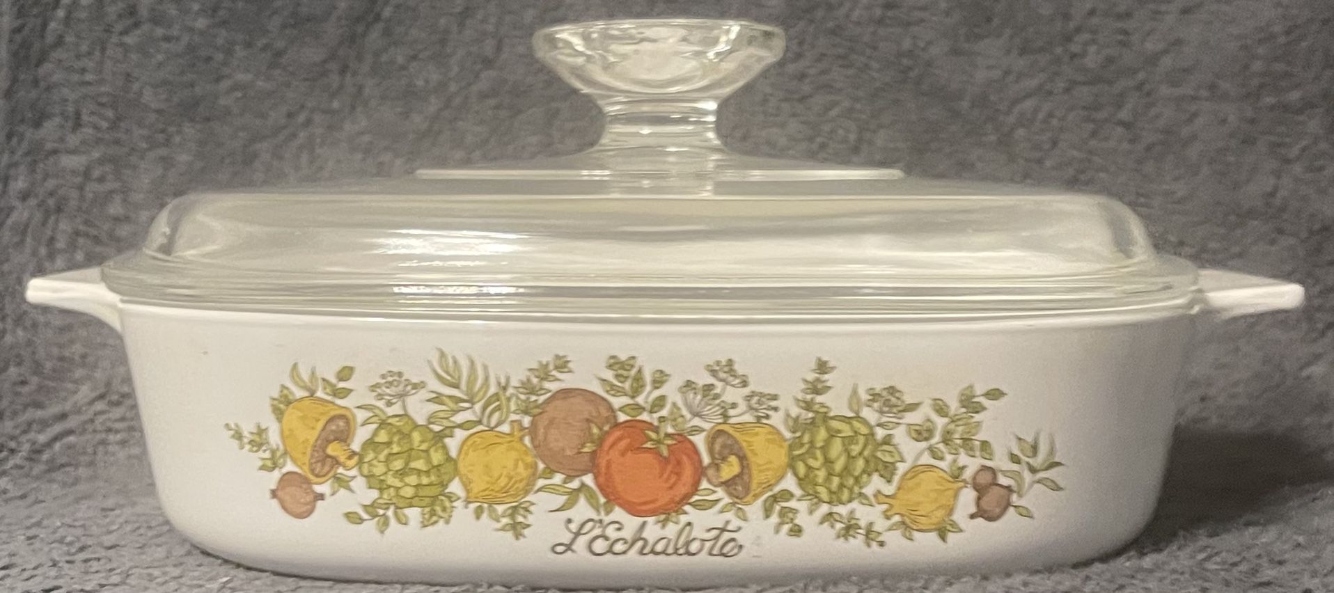 Vintage Corningware 1.5 Quart Spice of Life Square Covered Casserole Dish.