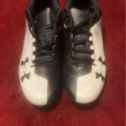 Under Armour Baseball Cleats Size 11