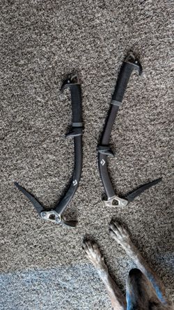 Black diamond venom ice axes
