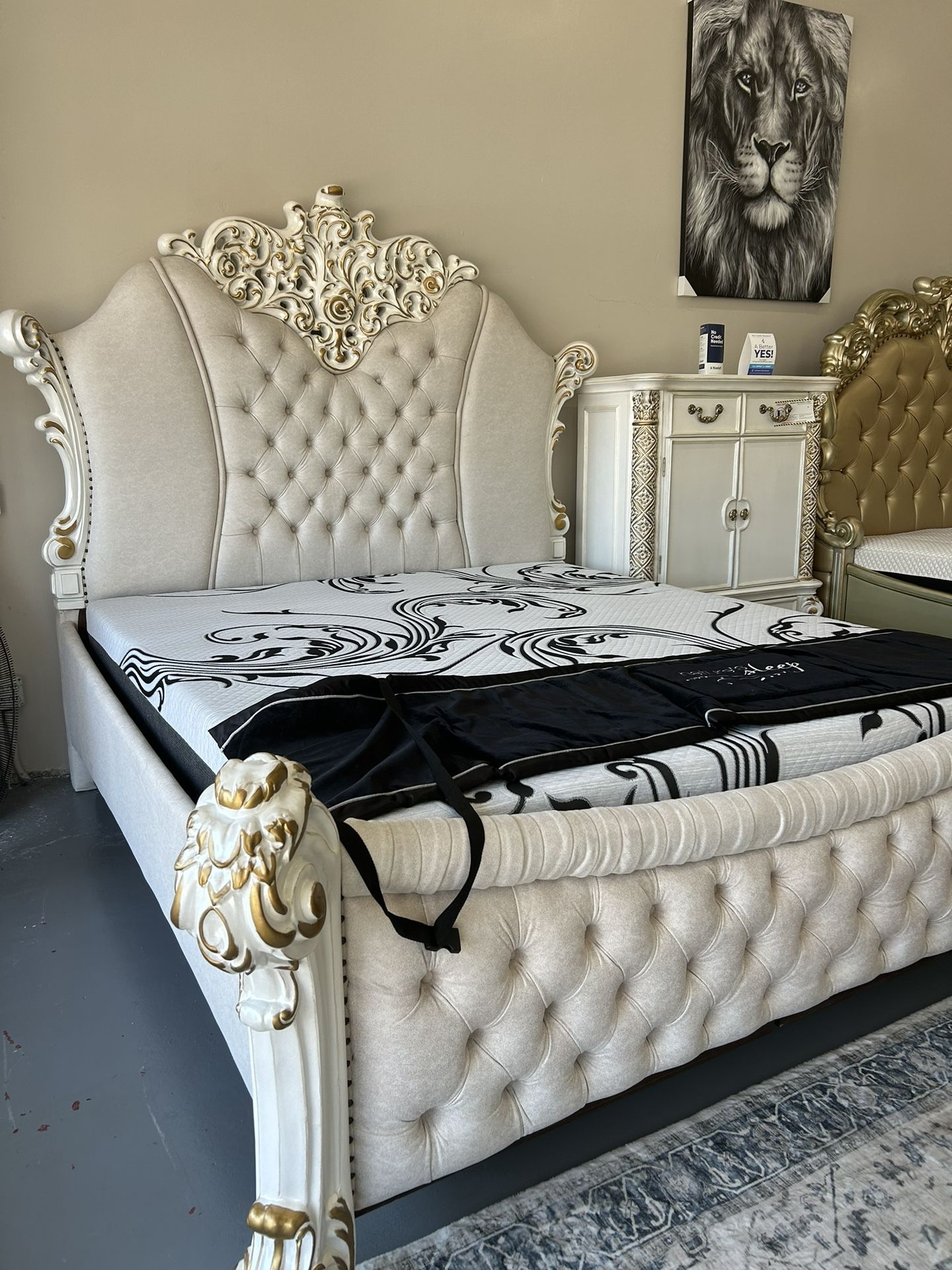 Royal Style Bedroom Sets 