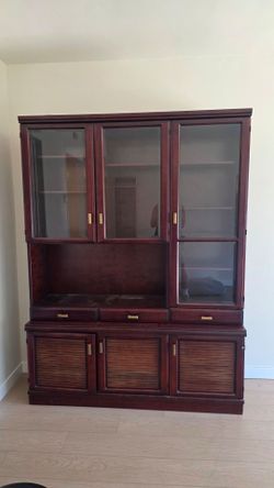 Beautiful Japanese Mahogany Display Cabinet