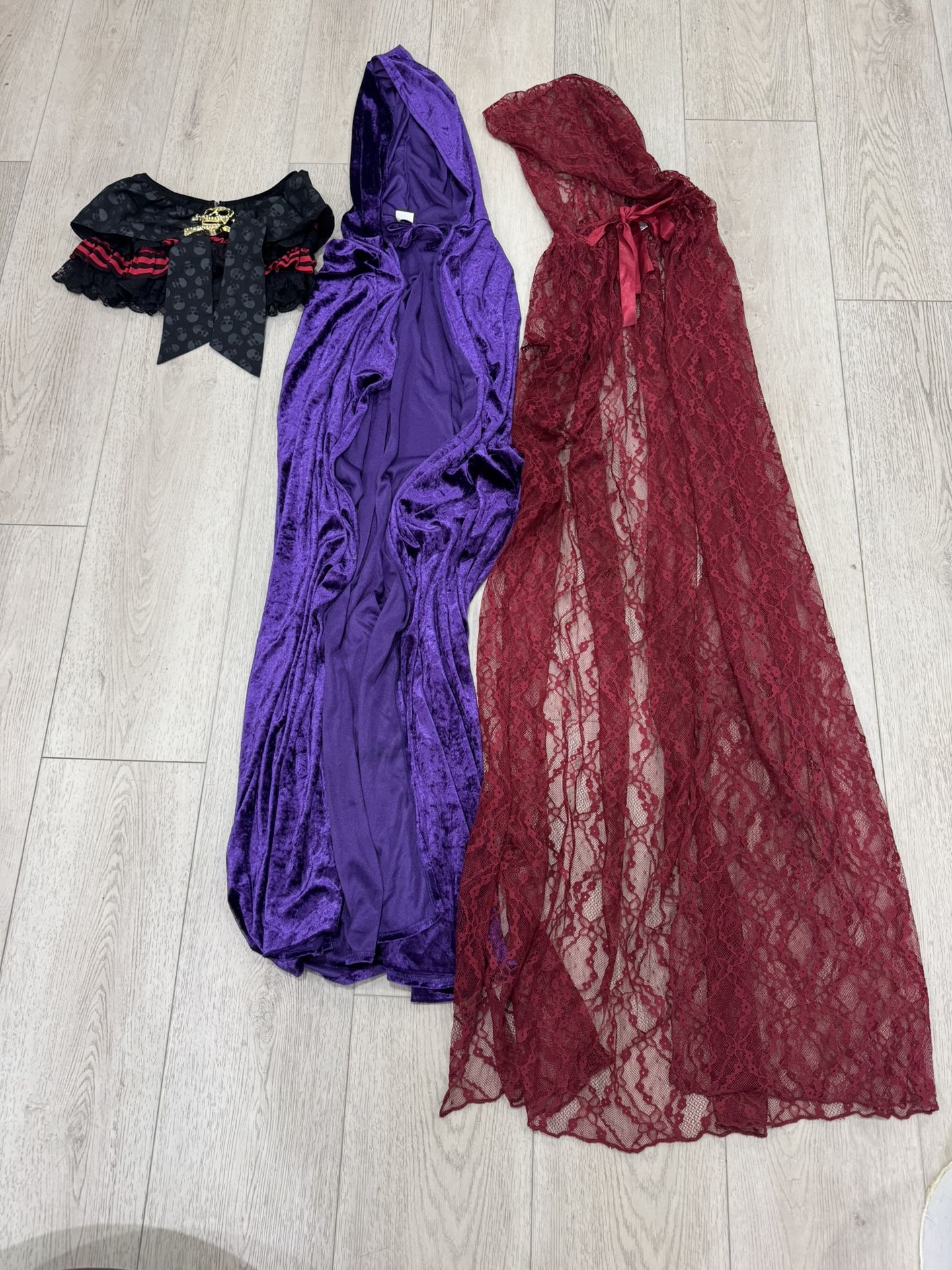 Spirit Halloween One Size. Pirate Skirt M/L Young Adult