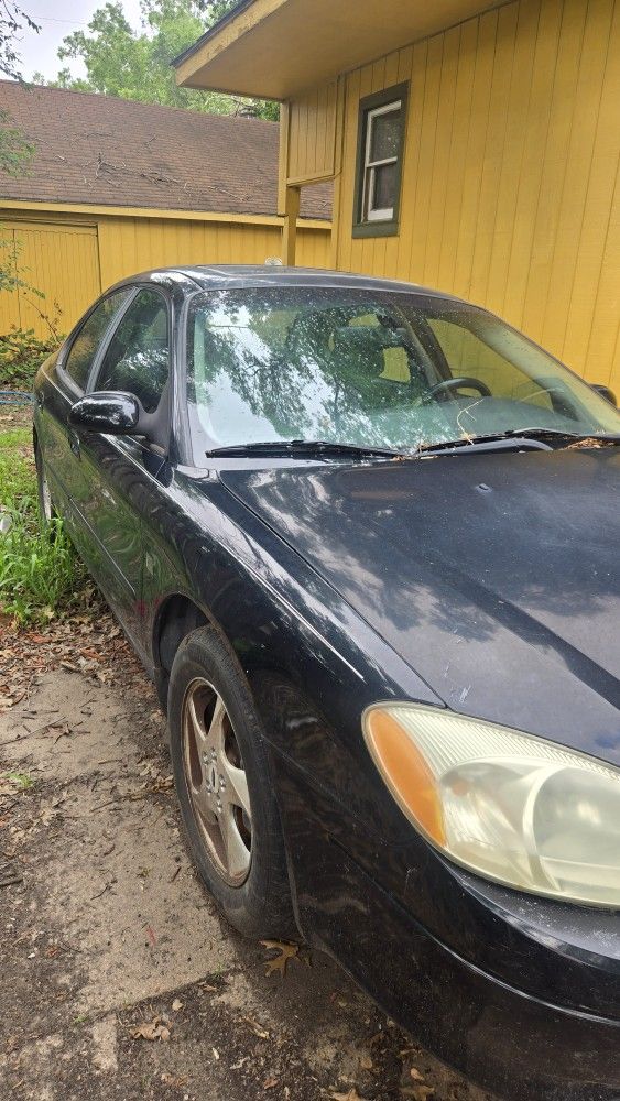 2003 Ford Taurus