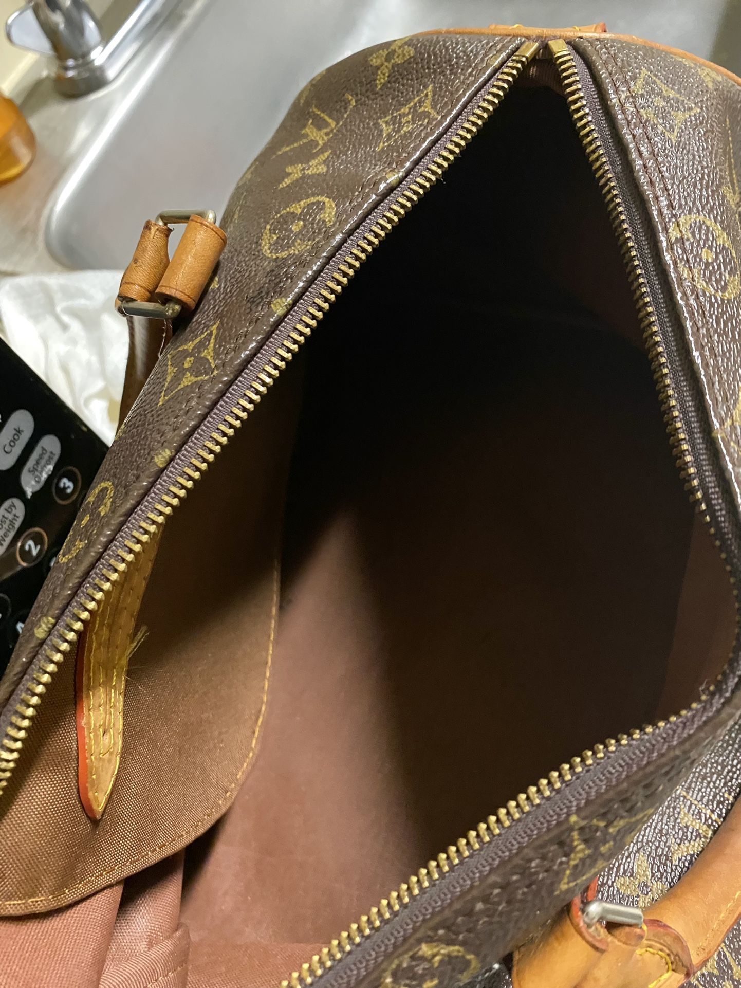 Louise Vuitton Monogram Speedy 30 Canvas