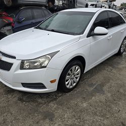2011 CHEVY CRUZE PARTING OUT PARTS FOR SALE 