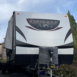 2014 Dutchman Denali 289RK 2 slides 