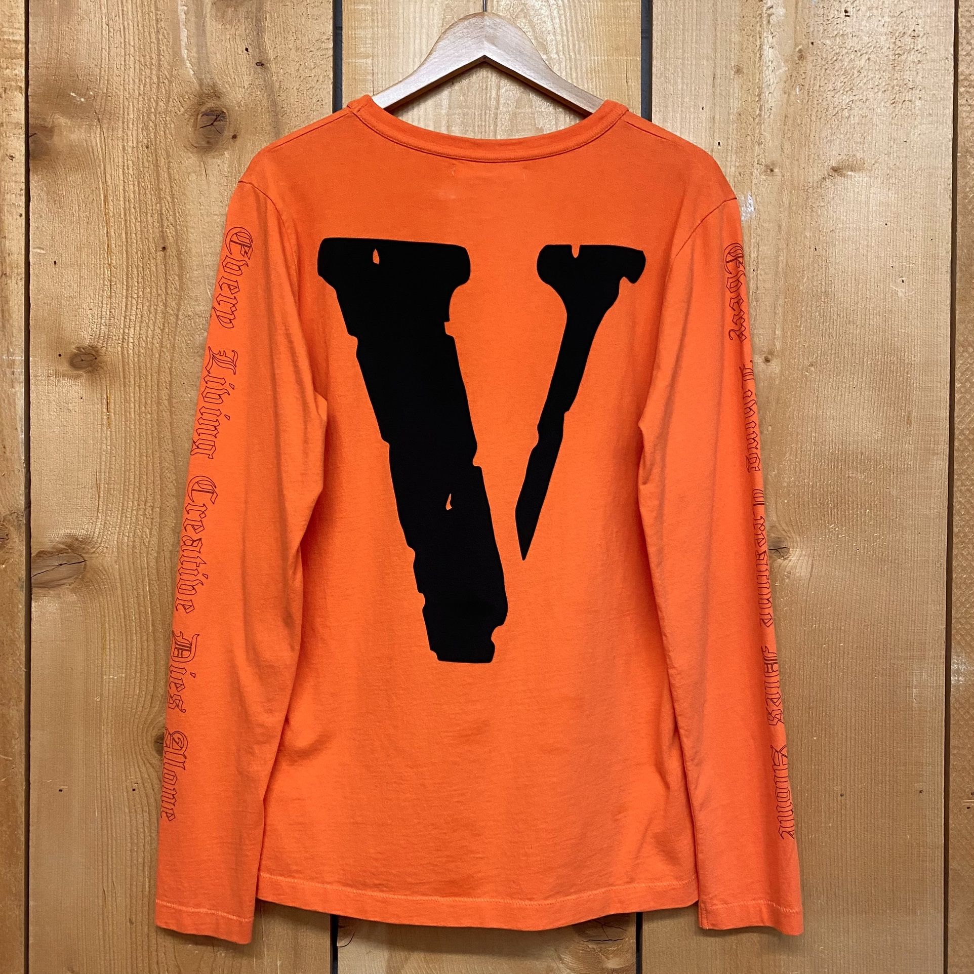 Off white 2025 vlone long sleeve Off white 2025 vlone long sleeve