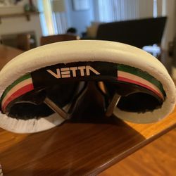 Vetta Saddle