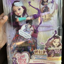 Raven Queen Archer Collectible ever after high