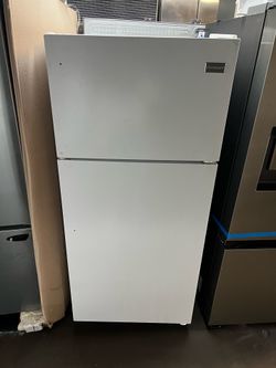 FRIGIDAIRE APARTMENT SIZE REFRIGERATOR