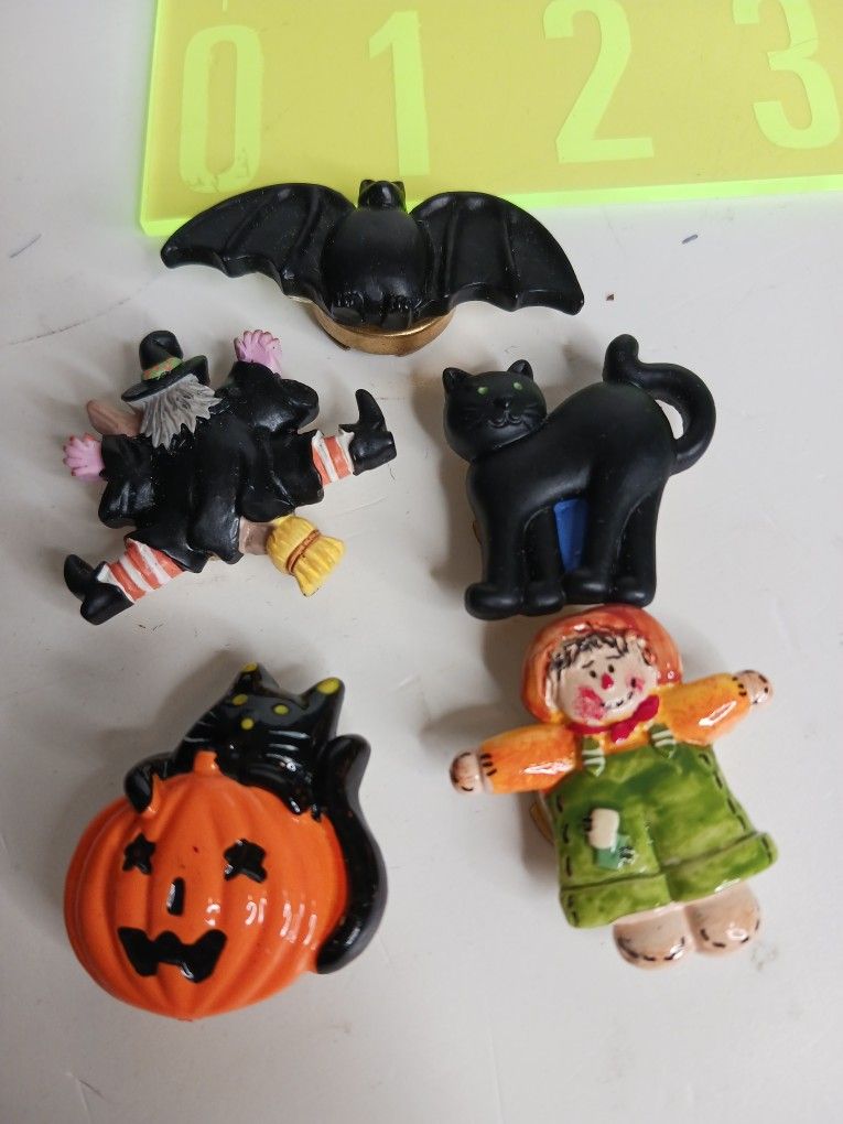 Vintage button covers 80s 90s Halloween theme 5 pumpkin witch bat scarecrow cat