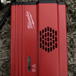 Milwaukee Inverter 