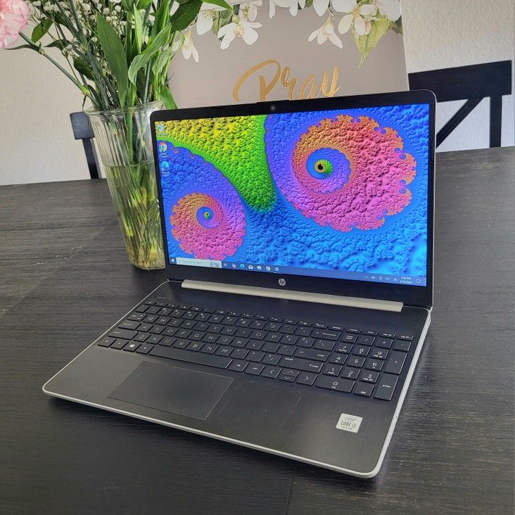 Loaded Hp Laptop**Touchscreen Win 11