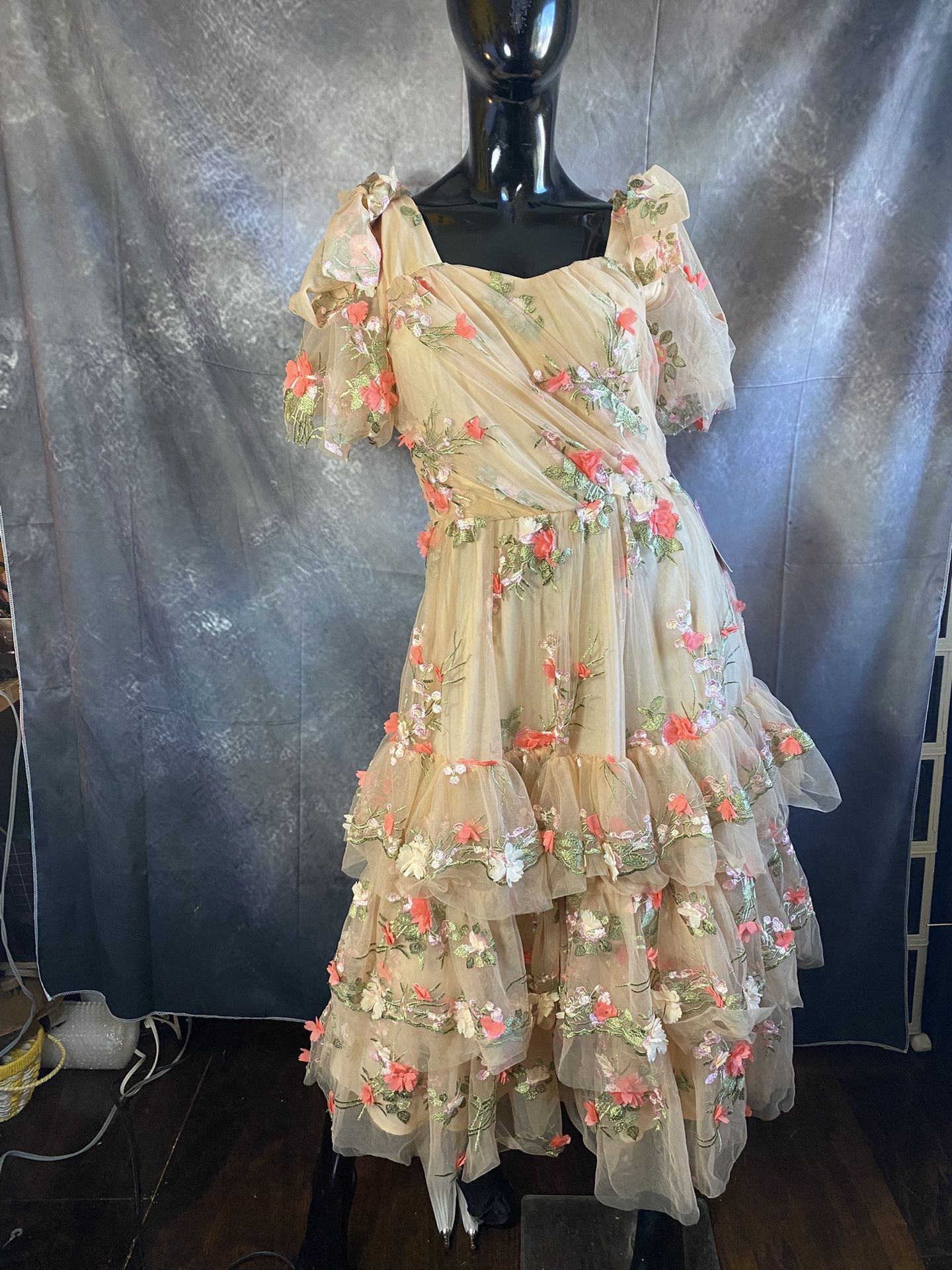 Ivy City Co Garden Party Midi Dress NWT Size 4 Floral Puff Sleeve Cottagecore