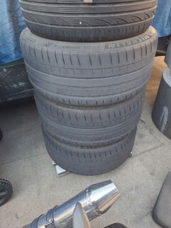 3 Michelin 275/ 35 ZR 20 with rims