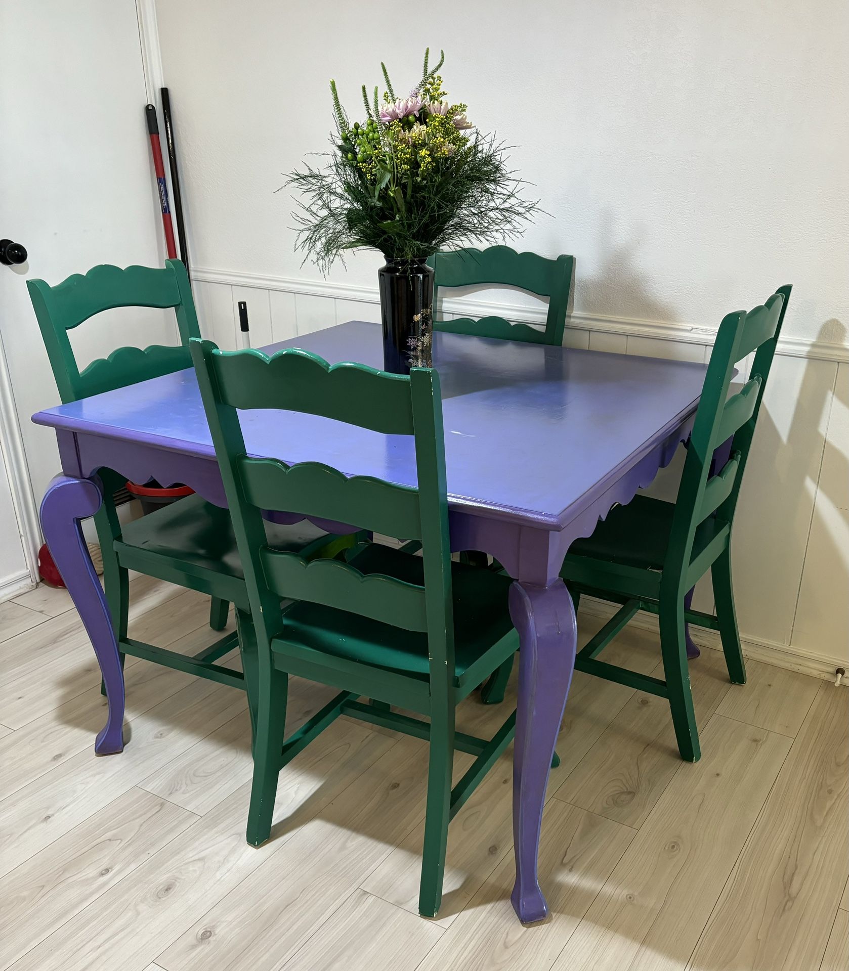 Table W/ 4 Chairs