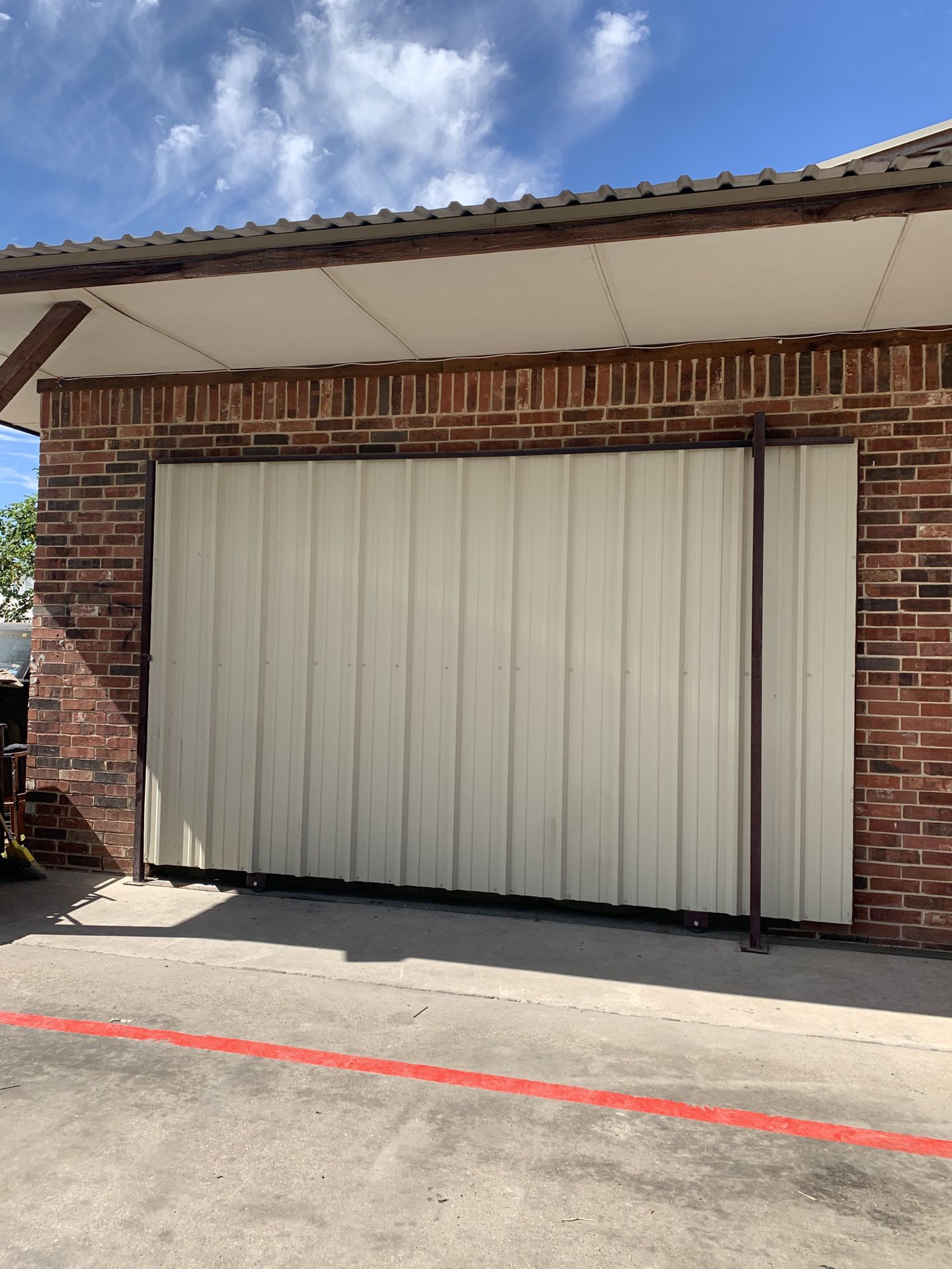 Sliding garage/workshop Door