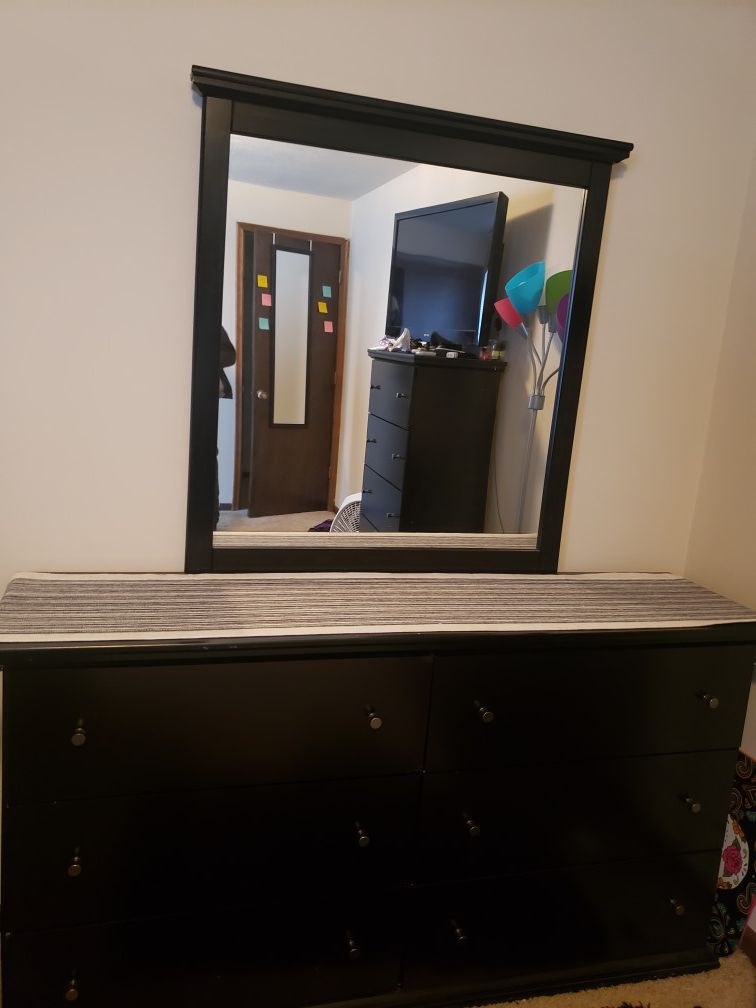 Originally $500, Lightly used dresser set with matching headboard(not pictured) pick up only.