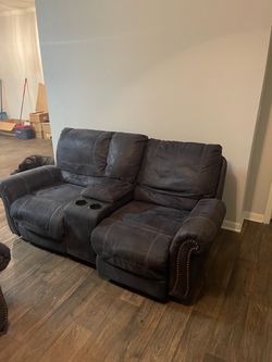Couch and love seat w/ automatic recliners