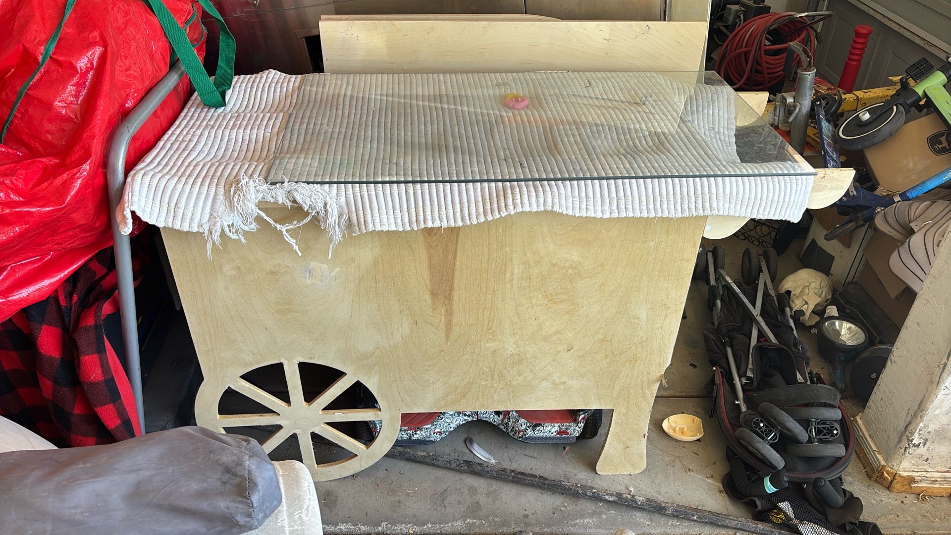 Wooden Event Dessert Cart & Foldable Desert Wall