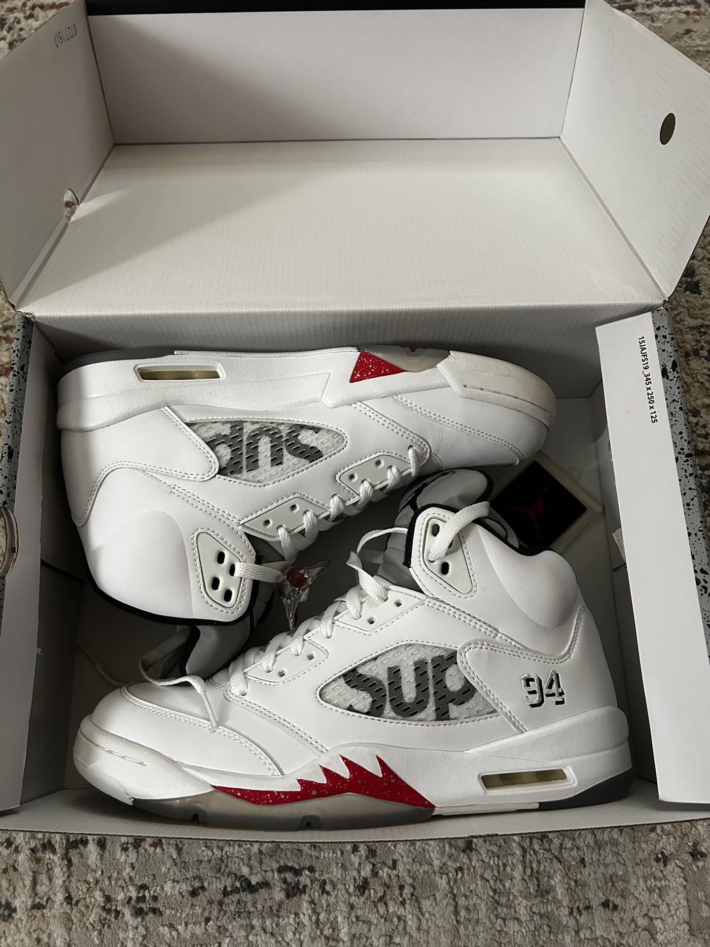 Air Jordan 5 Retro Supreme Size 10