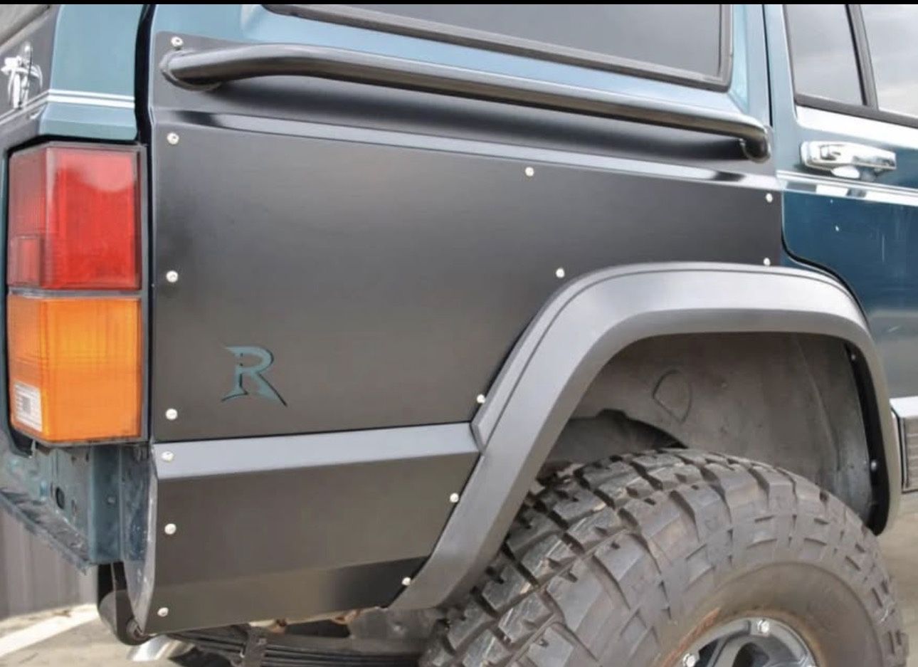 Jeep Cherokee Quarter Panel Armor
