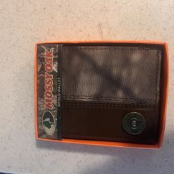 Mossyoak Wallet ( NWT) 78247
