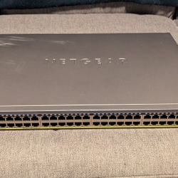 ProSafe 48-Port gigabit Smart Switch with POE and 4 SFP ports GS752TP