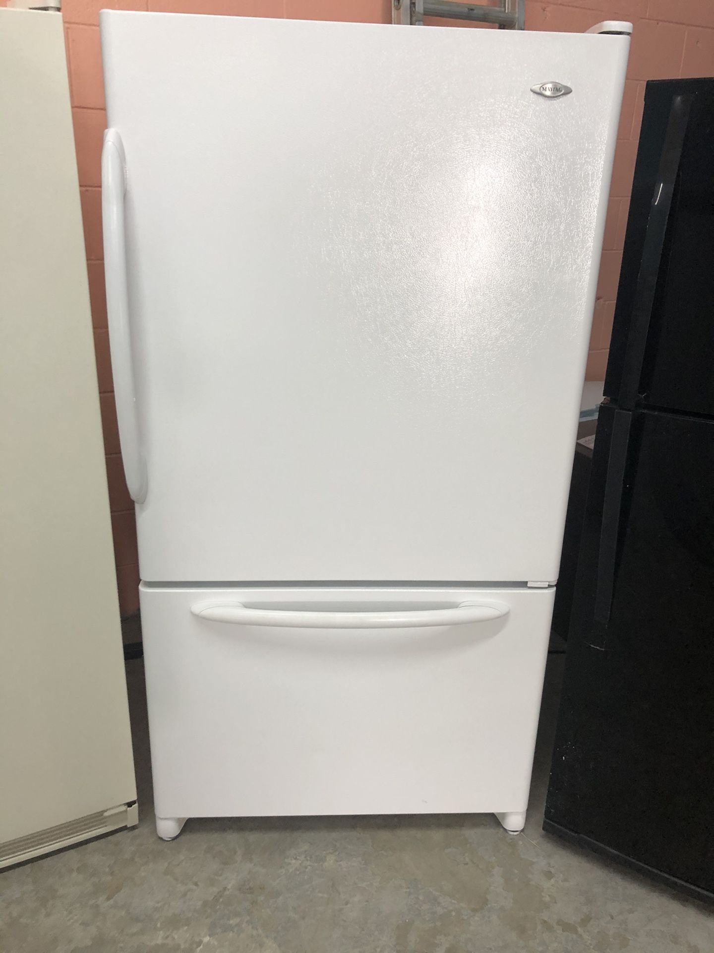 25 Cubic Foot Bottom Freezer Refrigerator