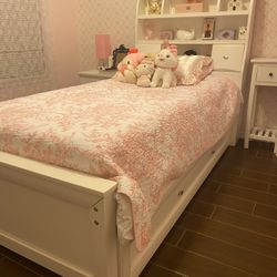 Beautiful twin Bed For Sale 