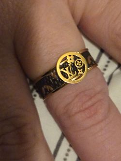 CUTE RING NO FLAWS PERFECT SIZE 8