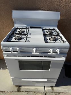 4 Burner Gas Stove – Great Condition