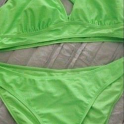 New Women's  Bathing Suit  -  Size Medium.   Very Cute Suit!  Color - Lime Green