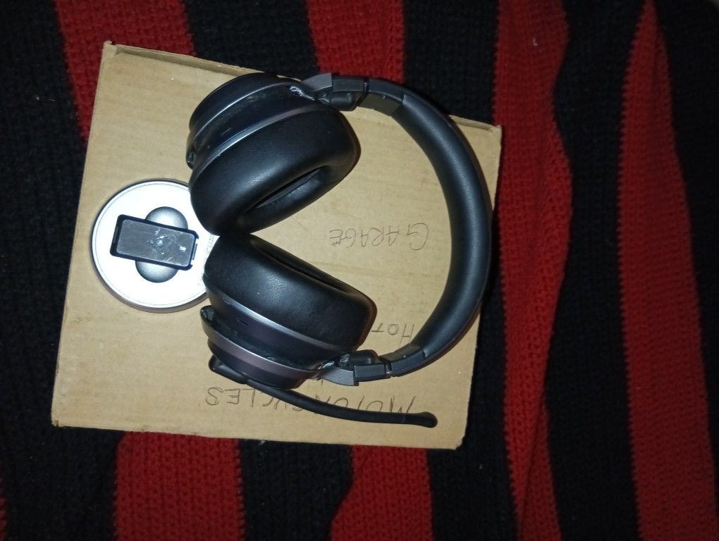 Gaming Headphones And Charger