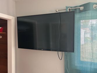 Wall mounted tv