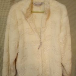 New Off White Soft Coat Size Large