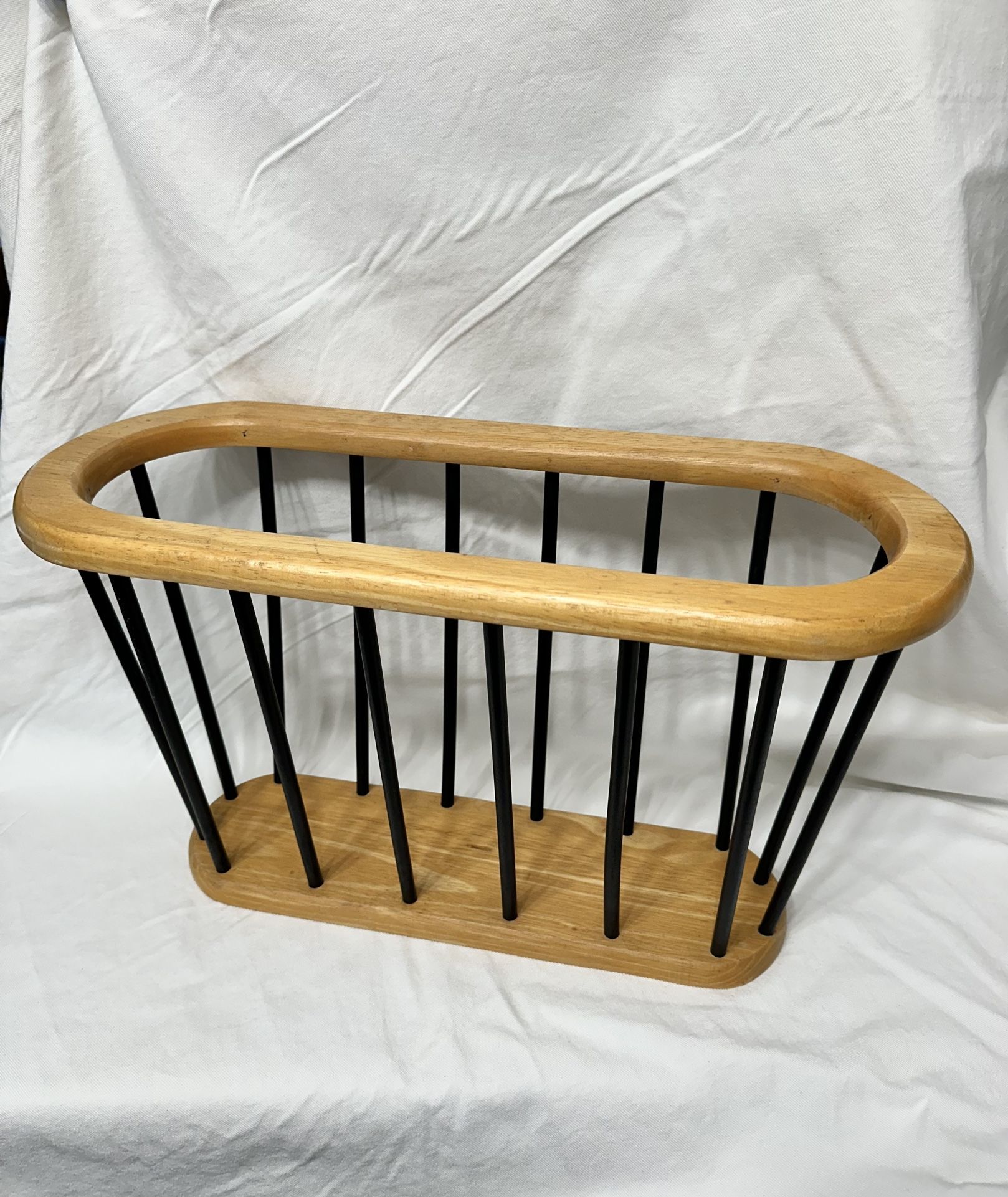 vtg Mid Century MODERN MAGAZINE STORAGE Rack- Made in Thailand