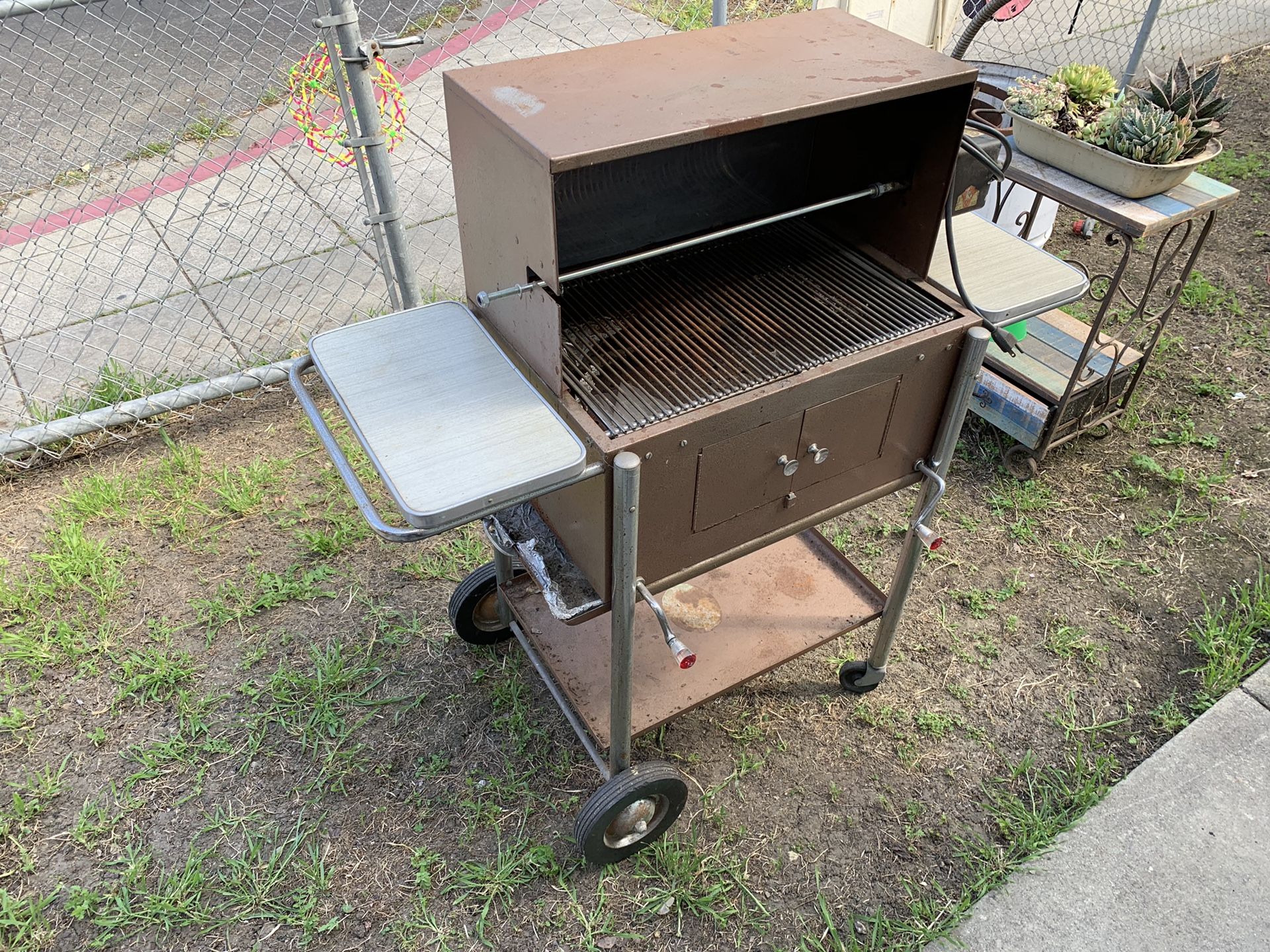 Vintage BBQ Grill