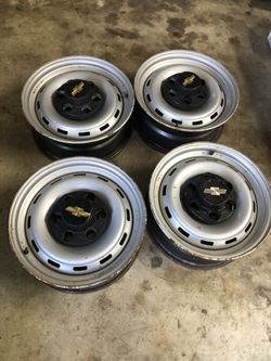 Chevy (4)(4Wheels And Center Caps 6 Lug For 2500  3/4Ton Truck