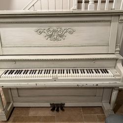 Piano (Richmond Upright)
