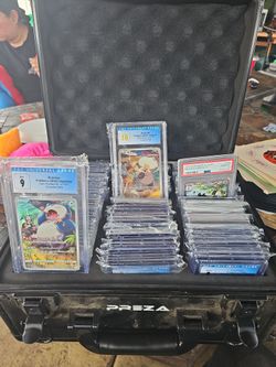 Graded slabs & raw Pokémon cars