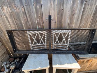 Hitch mounted cargo carrier
