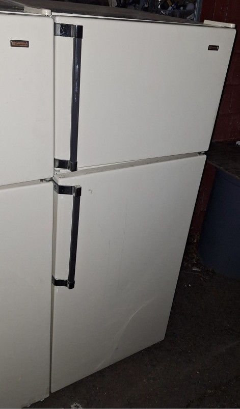 24" Apartment Size Refrigerator