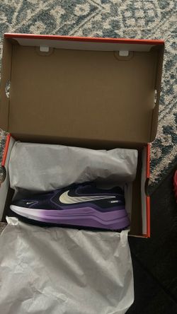 Nike girls shoe