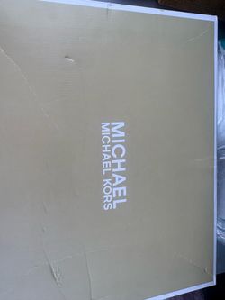 Michael Kors Gift Box