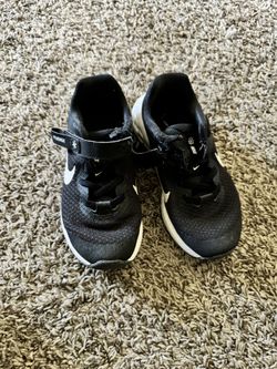 Kids Nikes Size 11c