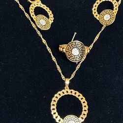 21K Solid Gold Necklace Set With Diamond Round Cluster!