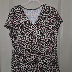  Women's Shirt Cheetah With Pink Accents Size xL