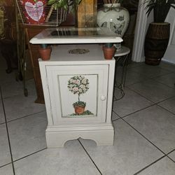 PRETTY WOOD SMALL CABINET WITH DOOR AND GLASS  TOP