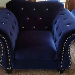 1 Beautiful Tabitha armchair. Used as new